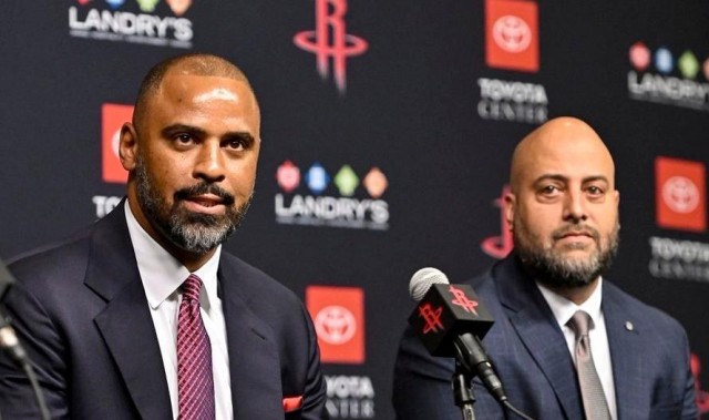 火箭队1天3喜讯！续约老中锋，杜兰特心仪休城，主控留队问题不大