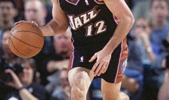 star sports下载-拿下助攻王最多的球员是谁？斯托克顿9次拿下该荣耀