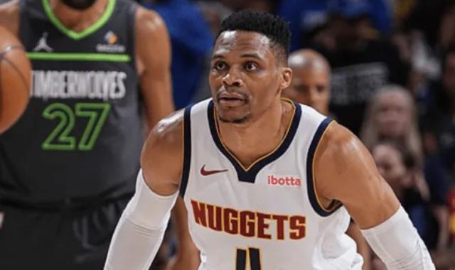 星空体育官网-15秒三次犯罪 韦少凭一己之力摧毁约基奇生涯夜