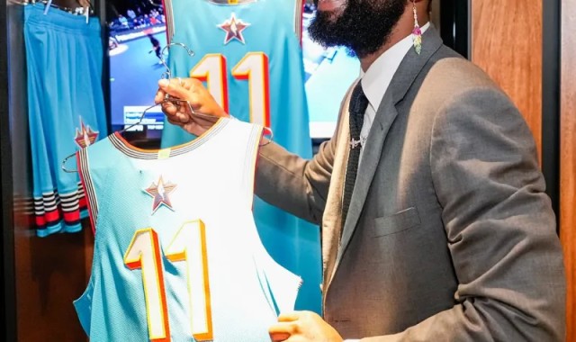 星味十足！独行侠官媒晒出欧文历年全明星照片合集