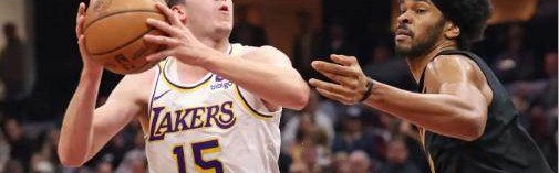 星空体育中国-冲击最佳第六人？湖人里夫斯15+6+6效率完胜保罗