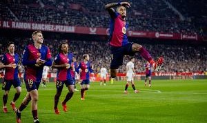 星空体育中国-12球7助！拉菲尼亚是欧冠历史首位单赛季至少10进球＋5次助攻球员