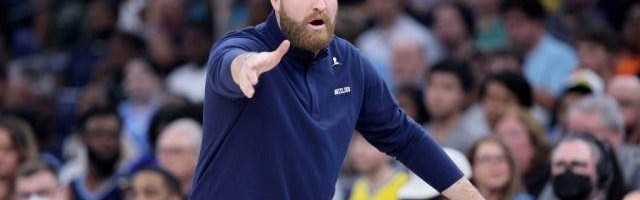 星空体育中国-主场罚球少16次！灰熊主帅大骂裁判：吹得太离谱！