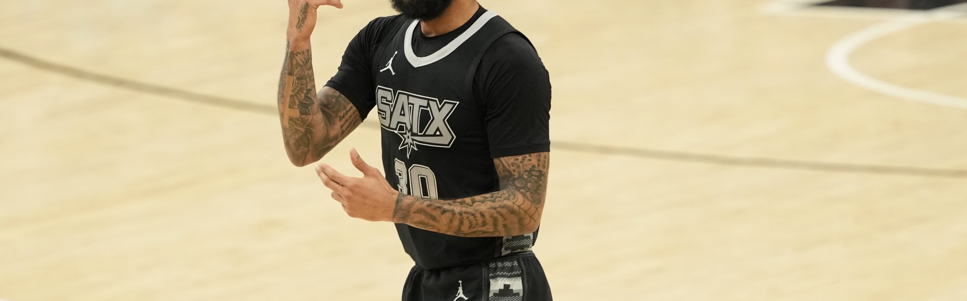 星空体育中国-空砍27分！尚帕尼：我们要找出能创造出空位的方法